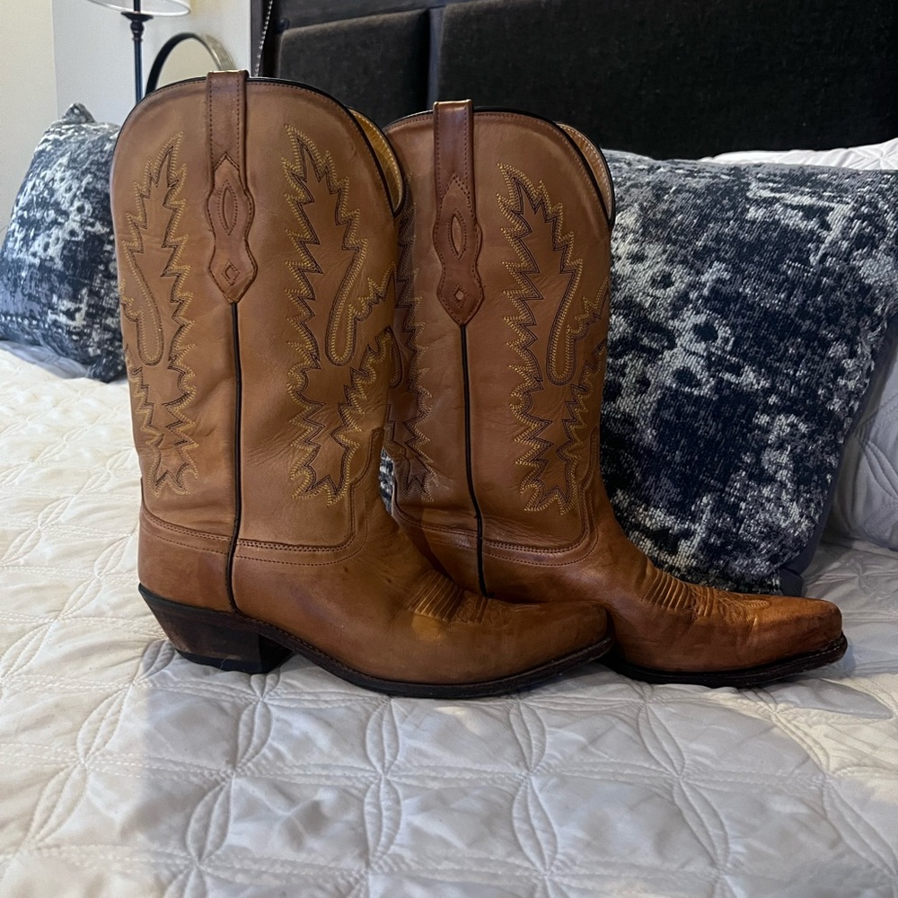 Perfect cowboy boots tan